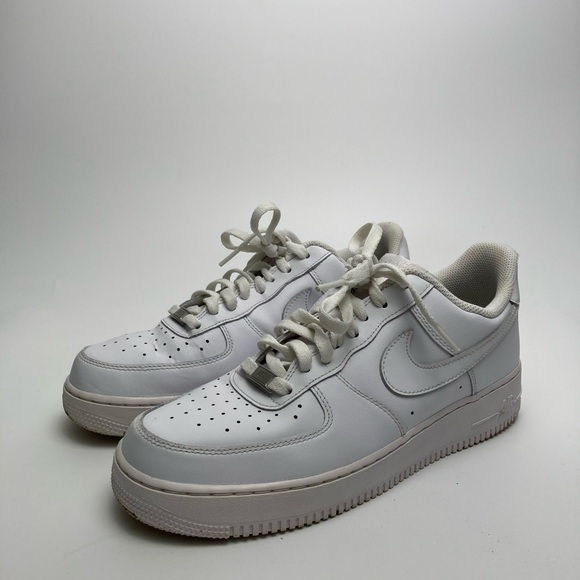 Nike Men's Air Force 1 White Sneakers - Picture 1 of 9